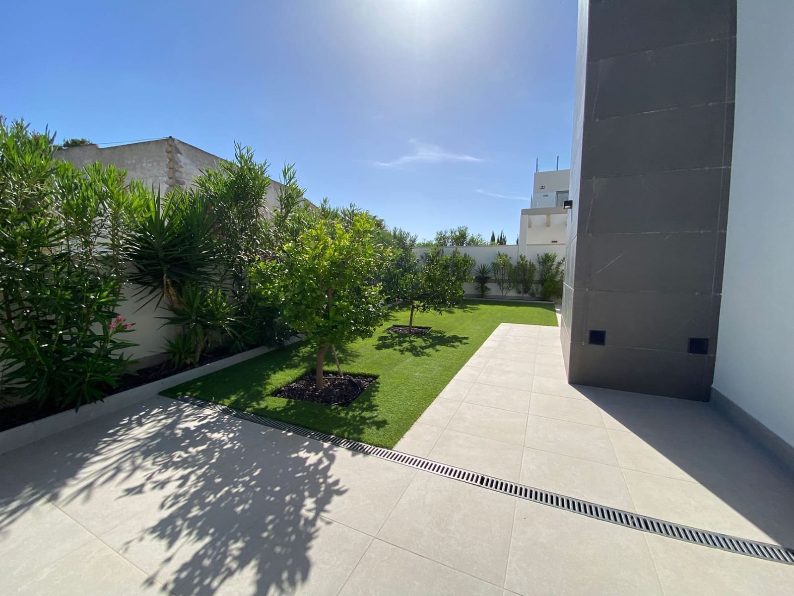 3 bedroom Villa for sale in Torrevieja with pool garage - € 629,000 (Ref: 9924194)