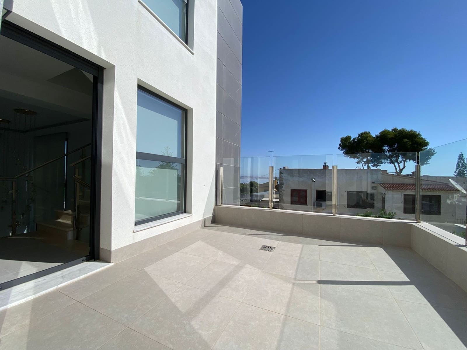 3 bedroom Villa for sale in Torrevieja with pool garage - € 629,000 (Ref: 9924194)