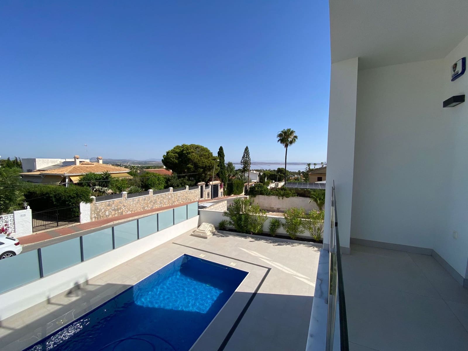 3 bedroom Villa for sale in Torrevieja with pool garage - € 629,000 (Ref: 9924194)