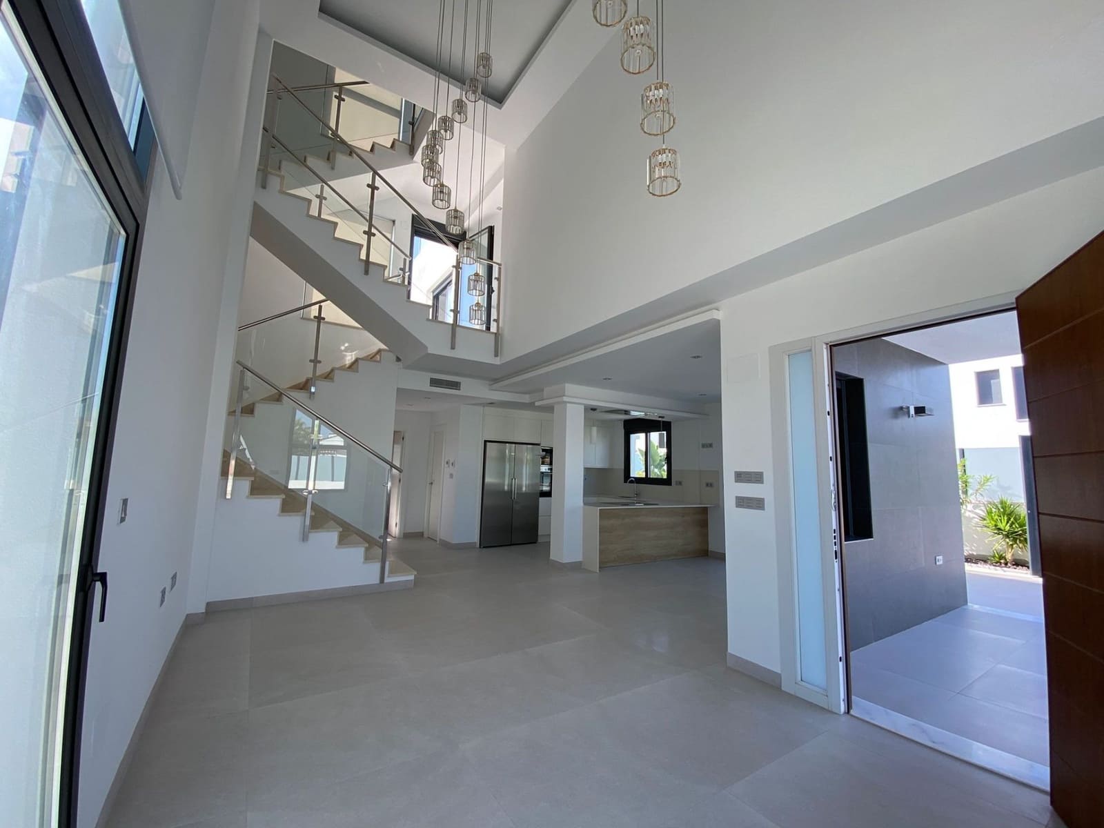 3 bedroom Villa for sale in Torrevieja with pool garage - € 629,000 (Ref: 9924194)
