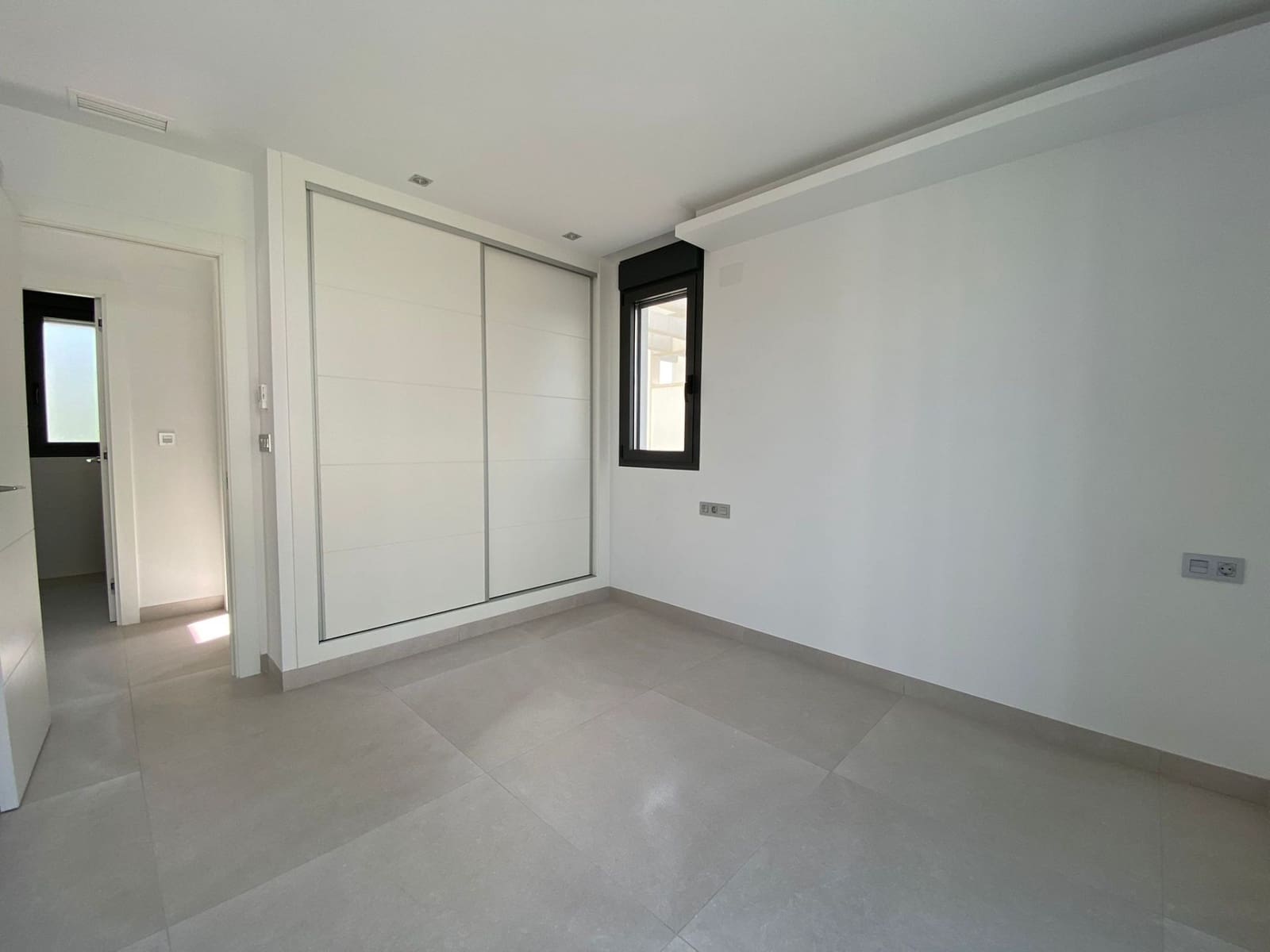 3 bedroom Villa for sale in Torrevieja with pool garage - € 629,000 (Ref: 9924194)