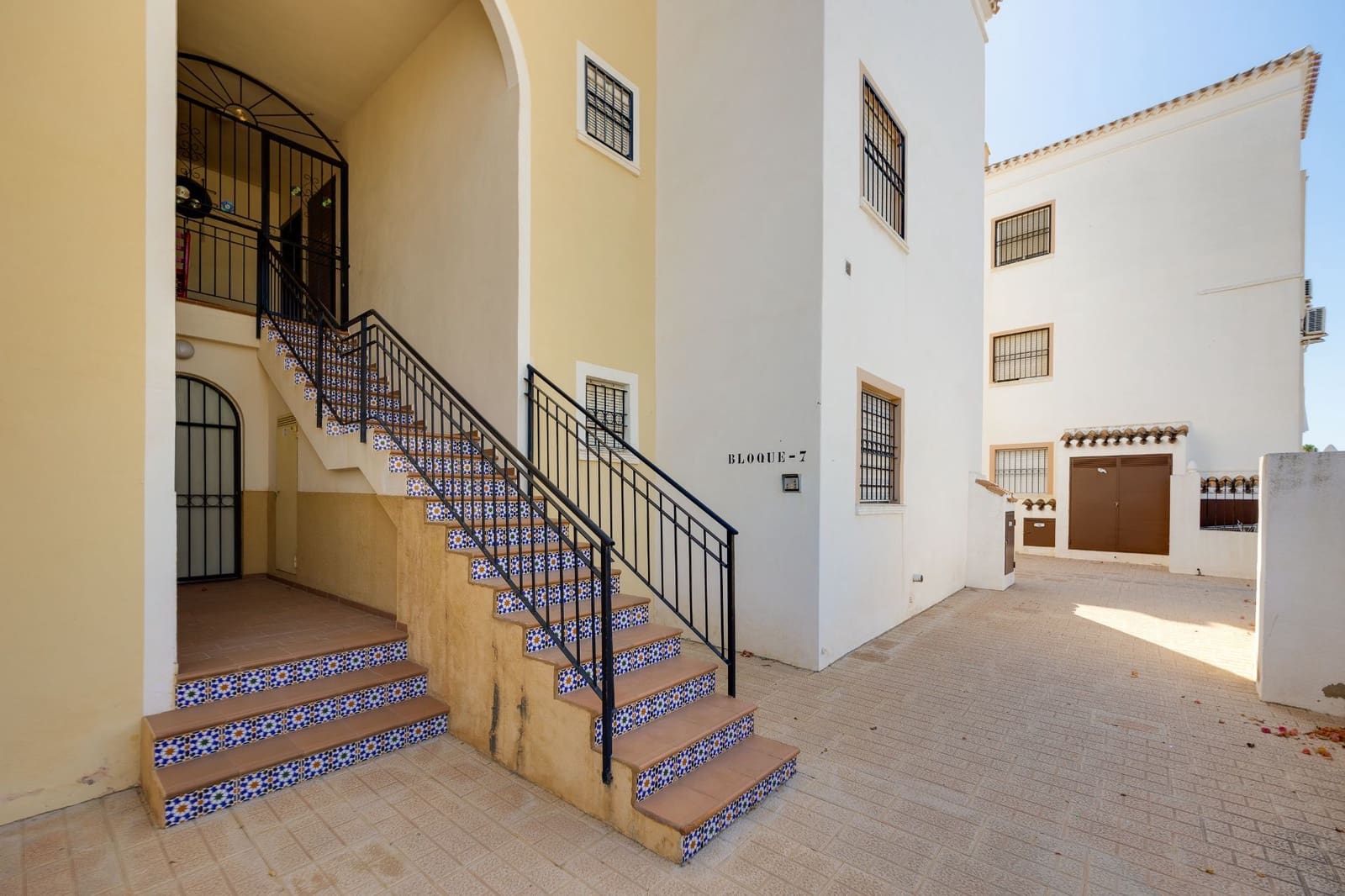 2 soveværelse Bungalow til salg i Torrevieja med swimmingpool - € 149.900 (Ref: 9928841)