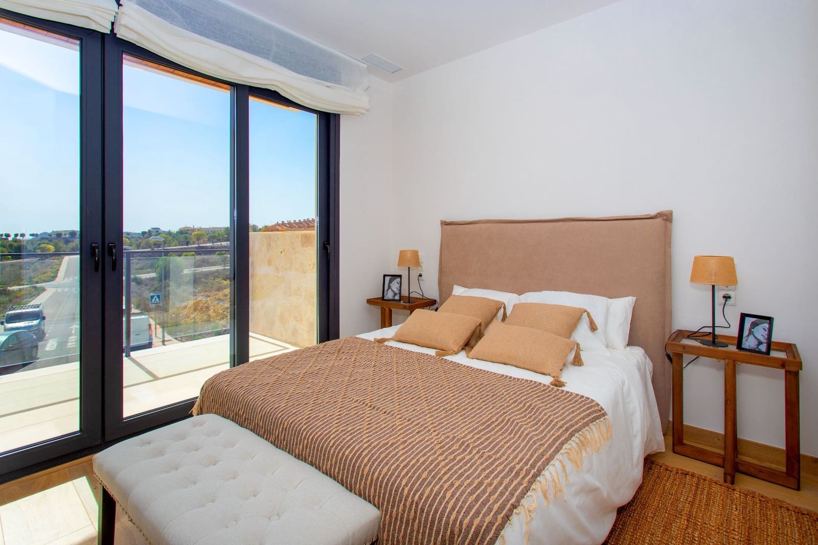 3 bedroom Villa for sale in Monforte del Cid with pool - € 365,000 (Ref: 9933628)