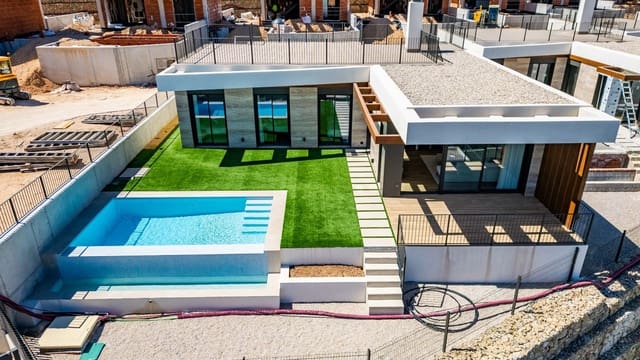 Villa til salg i Polop med swimmingpool garage - € 514.400 (Ref: 9933630)