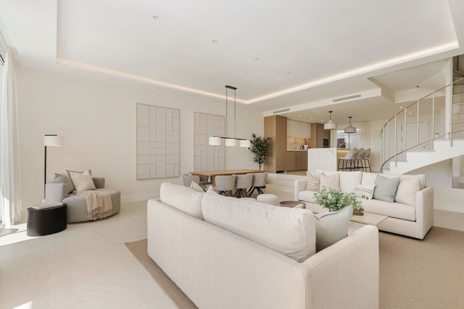 4 sovrum Hus till salu i La Quinta med pool garage - 1 795 000 € (Ref: 9876744)