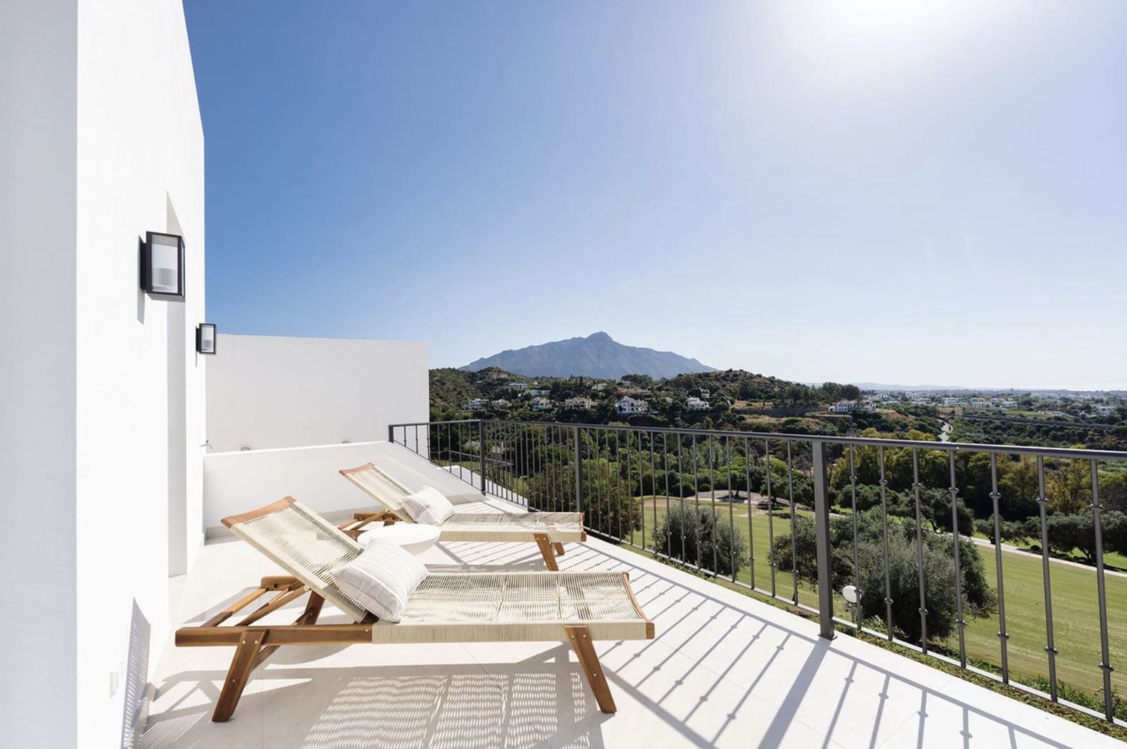 4 sovrum Hus till salu i La Quinta med pool garage - 1 795 000 € (Ref: 9876744)