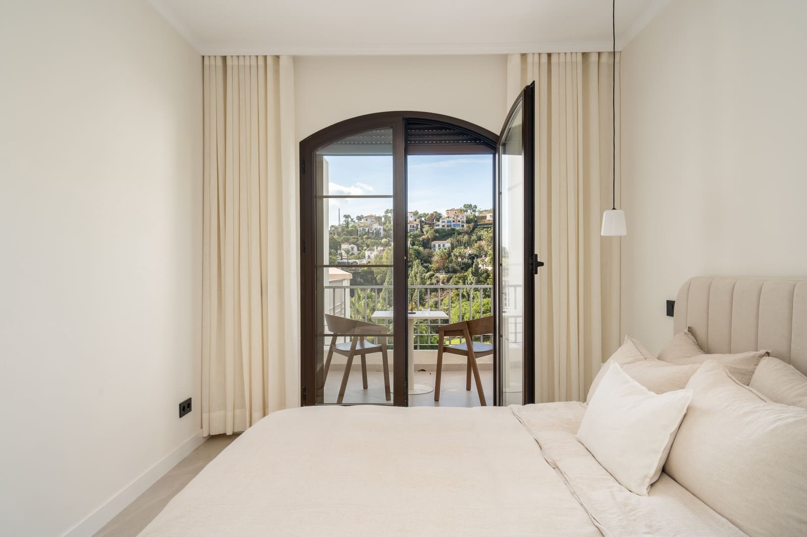 3 slaapkamer Penthouse te koop in Los Arqueros met zwembad garage - € 825.000 (Ref: 9876746)