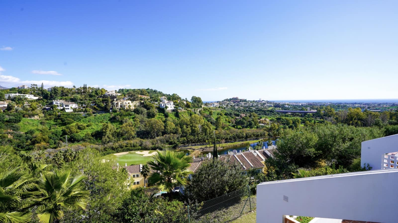 2 soveværelse Lejlighed til salg i La Quinta med swimmingpool garage - € 565.000 (Ref: 9876747)