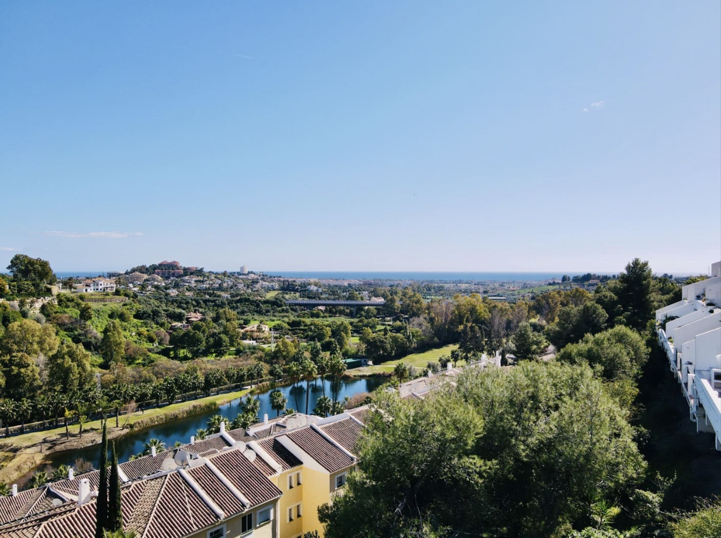 2 soveværelse Lejlighed til salg i La Quinta med swimmingpool garage - € 565.000 (Ref: 9876747)