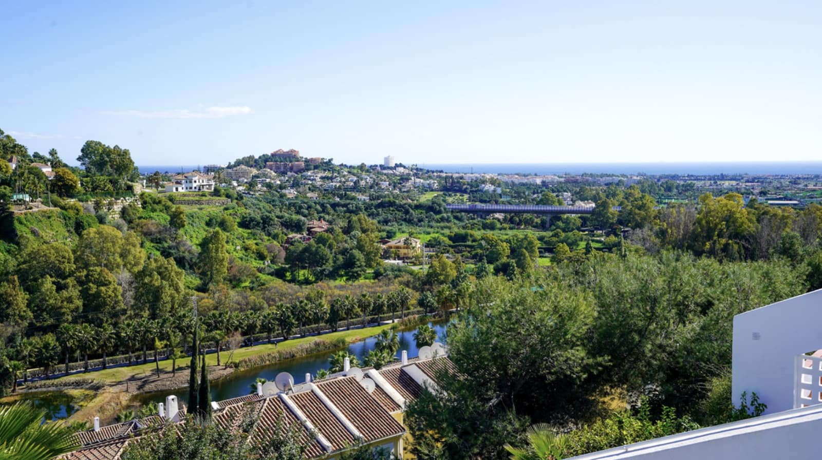 2 soveværelse Lejlighed til salg i La Quinta med swimmingpool garage - € 565.000 (Ref: 9876747)