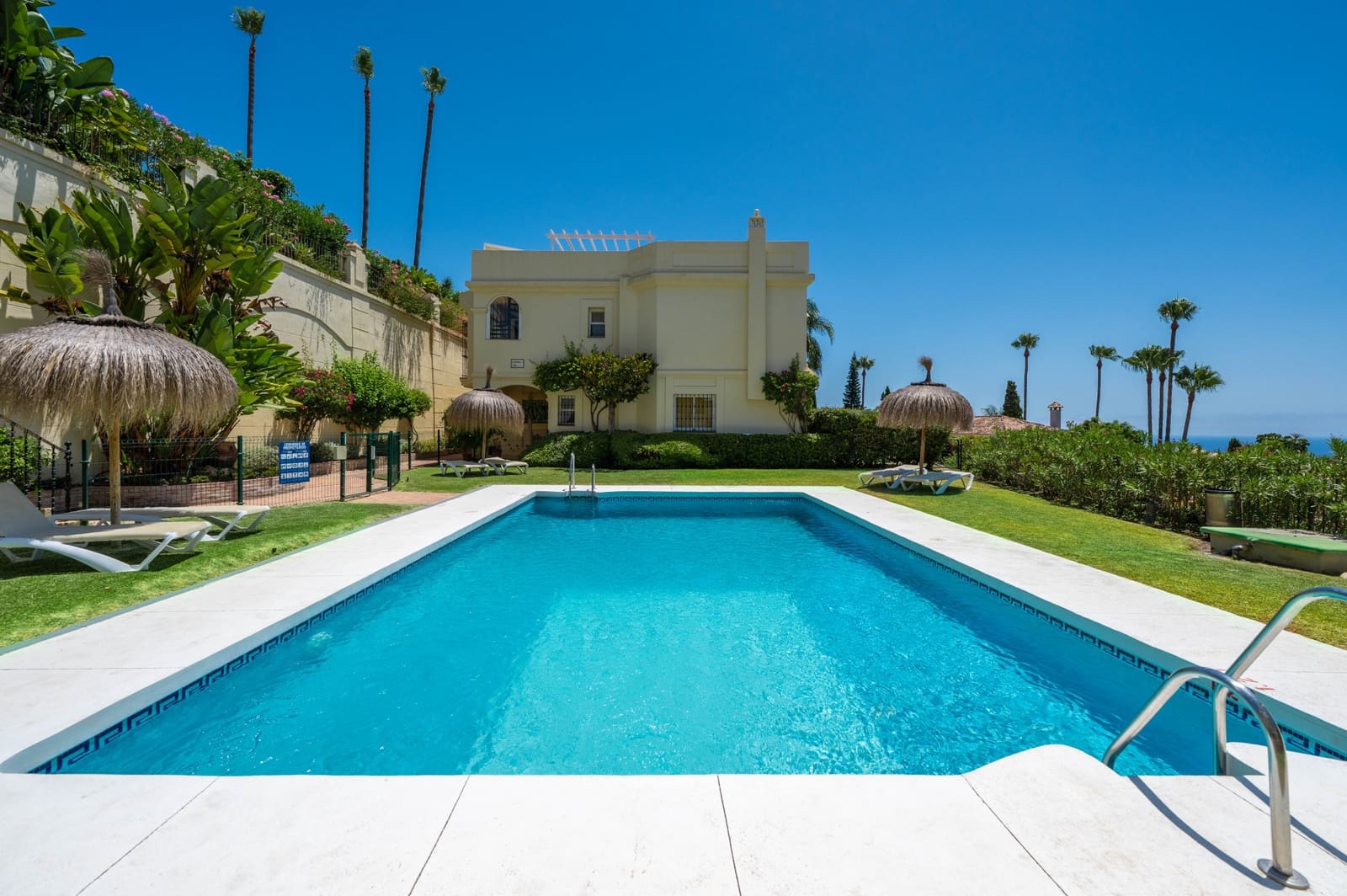 3 sovrum Hus till salu i Benahavis med pool garage - 1 195 000 € (Ref: 9876749)
