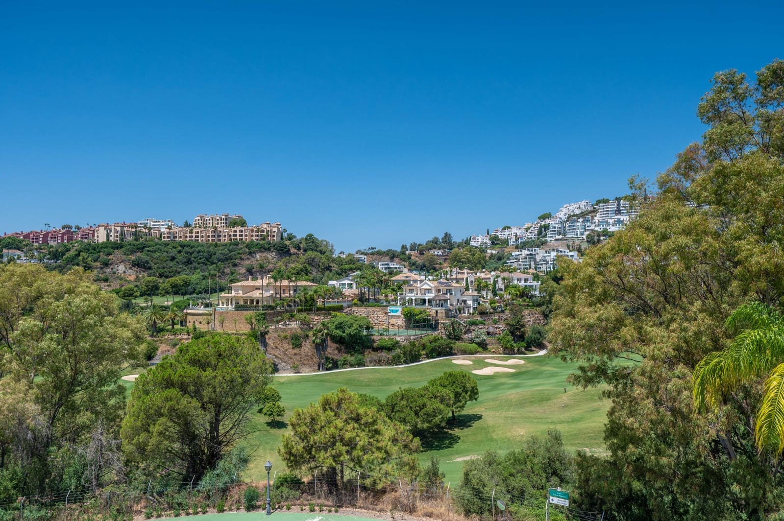3 sovrum Hus till salu i Benahavis med pool garage - 1 195 000 € (Ref: 9876749)