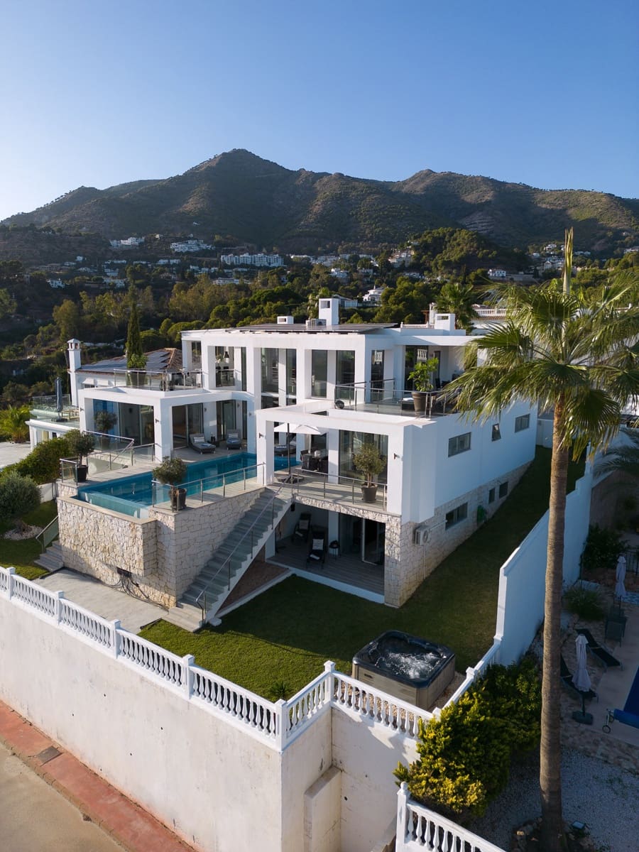 6 Zimmer Villa zu verkaufen in Mijas mit Pool Garage - 3.995.000 € (Ref: 9876753)
