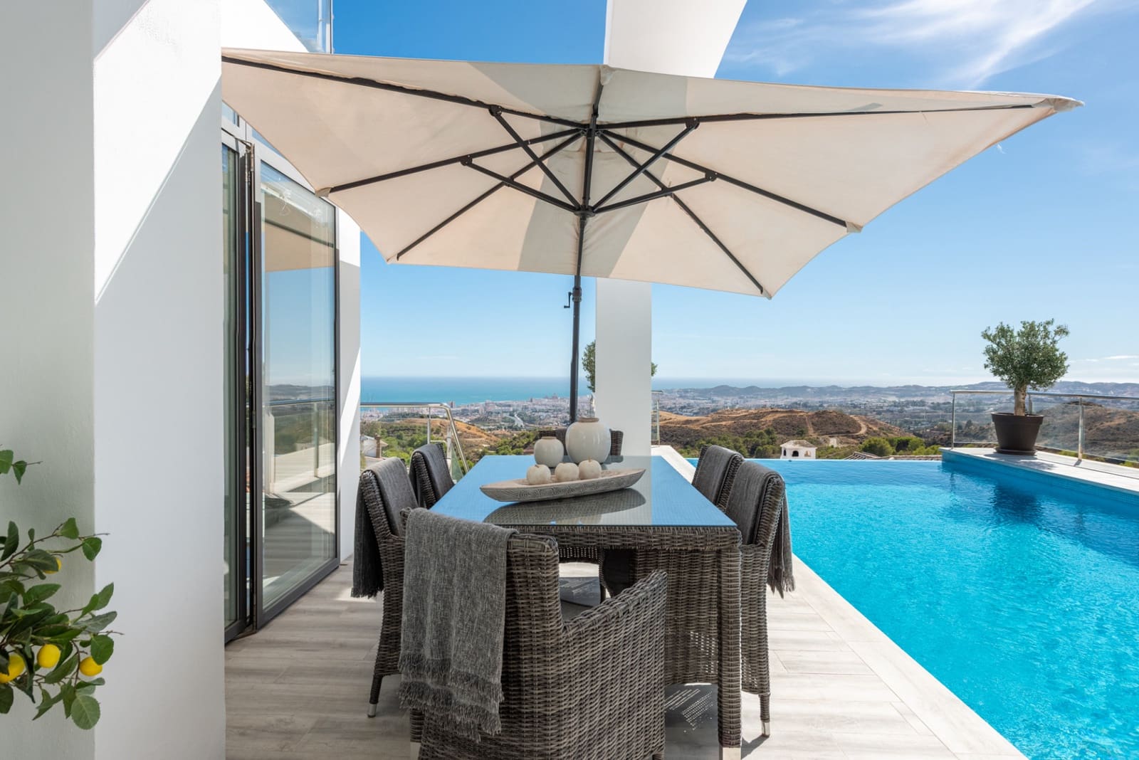 6 Zimmer Villa zu verkaufen in Mijas mit Pool Garage - 3.995.000 € (Ref: 9876753)
