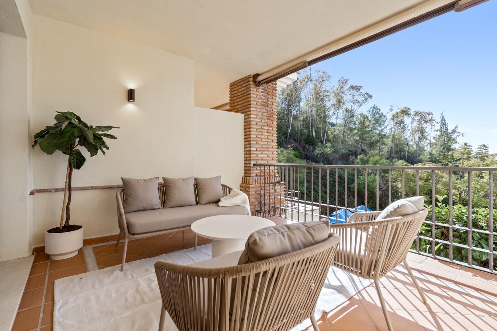 2 sovrum Lägenhet till salu i Benahavis med garage - 649 000 € (Ref: 9876754)