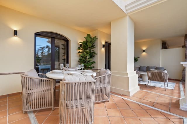 2 sovrum Lägenhet till salu i Los Arqueros - Puerto del Almendro, Benahavís med garage - 649 000 € (Ref: 9876754)