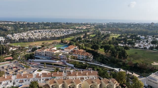 3 chambre Maison de Ville à vendre à Aloha Golf, Marbella - 850 000 € (Ref: 9876755)
