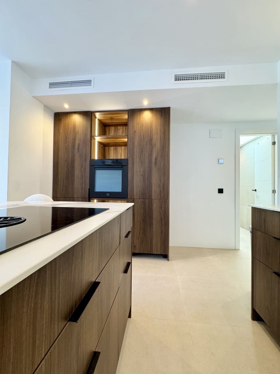 3 sypialnia Penthouse na sprzedaż w La Quinta z basenem garażem - 850 000 € (Ref: 9876757)