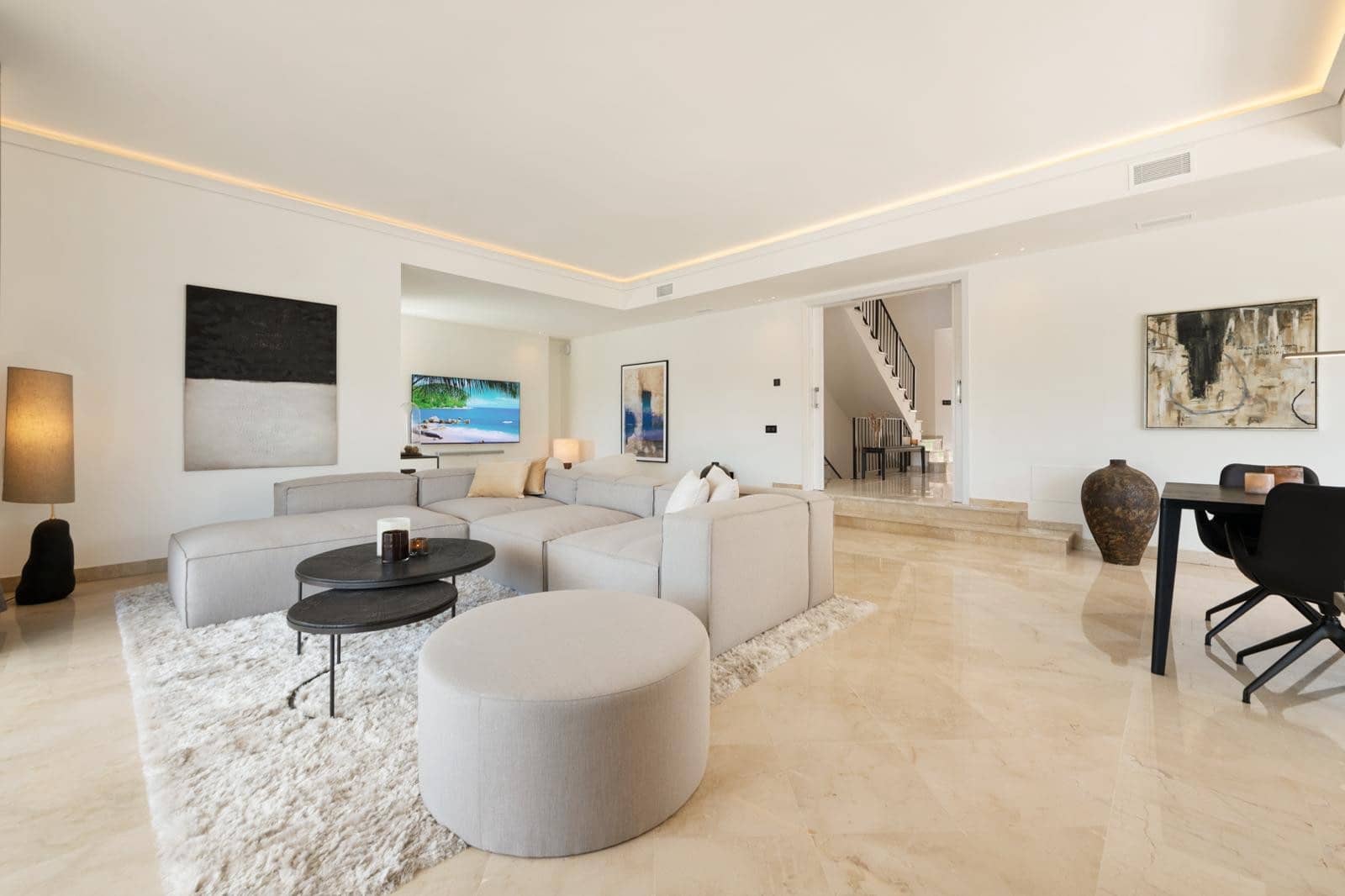Chalet de 6 habitaciones en Nueva Andalucia en venta con piscina garaje - 3.850.000 € (Ref: 9876758)