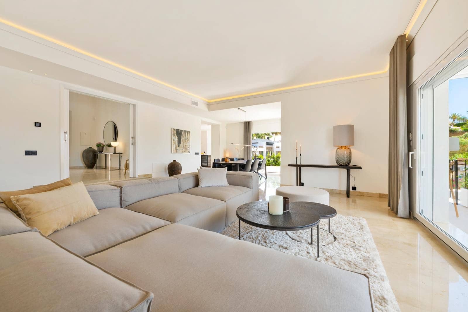 Chalet de 6 habitaciones en Nueva Andalucia en venta con piscina garaje - 3.850.000 € (Ref: 9876758)