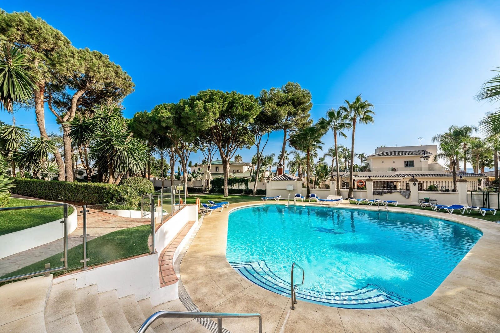 3 slaapkamer Penthouse te koop in Marbella met zwembad garage - € 1.595.000 (Ref: 9876763)