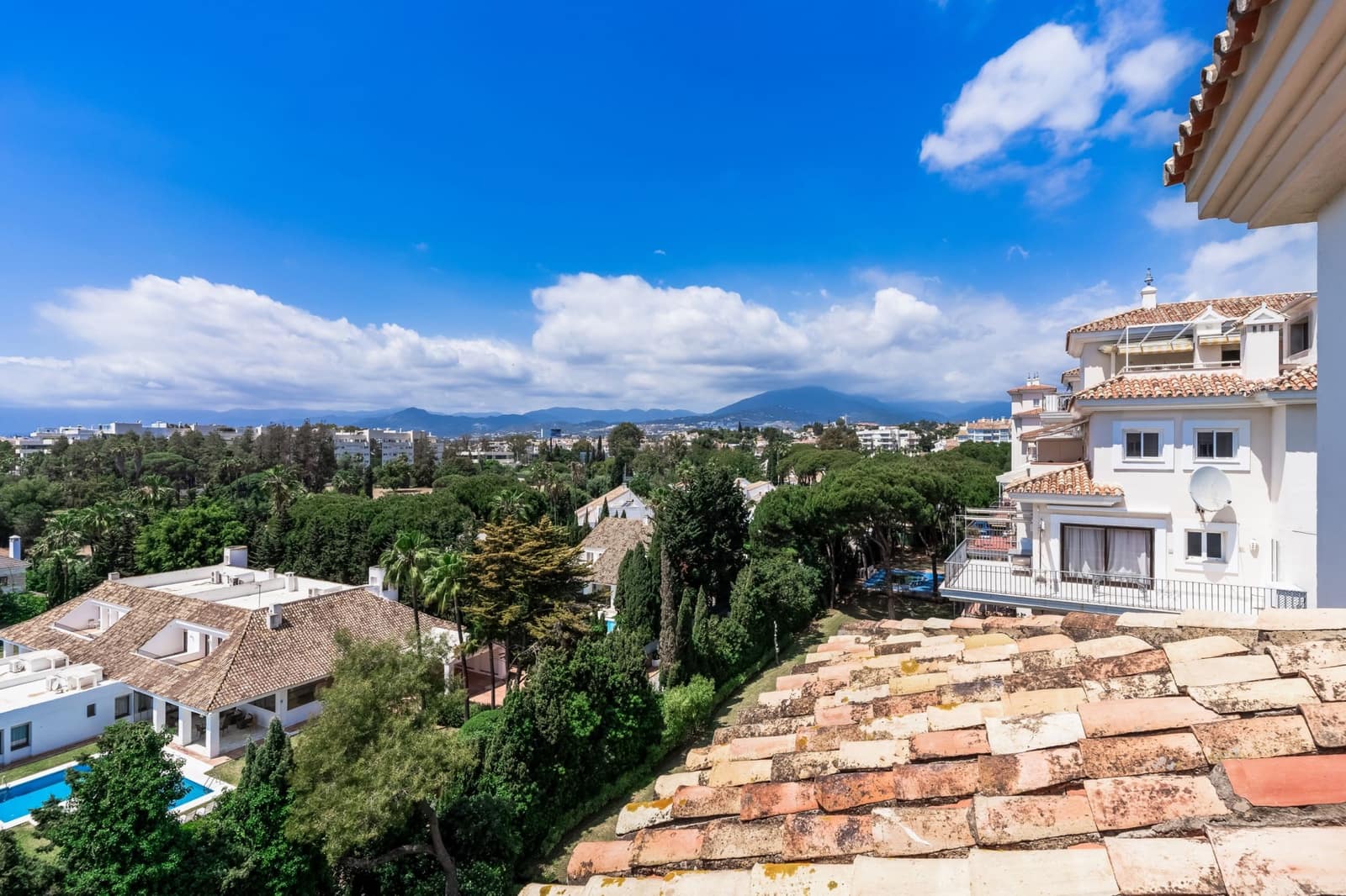 3 slaapkamer Penthouse te koop in Marbella met zwembad garage - € 1.595.000 (Ref: 9876763)