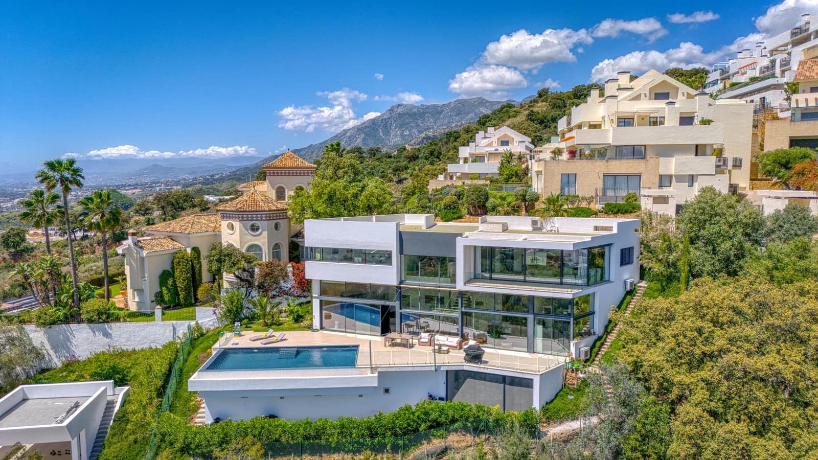 4 sypialnia Willa na sprzedaż w Marbella - 3 995 000 € (Ref: 9876765)