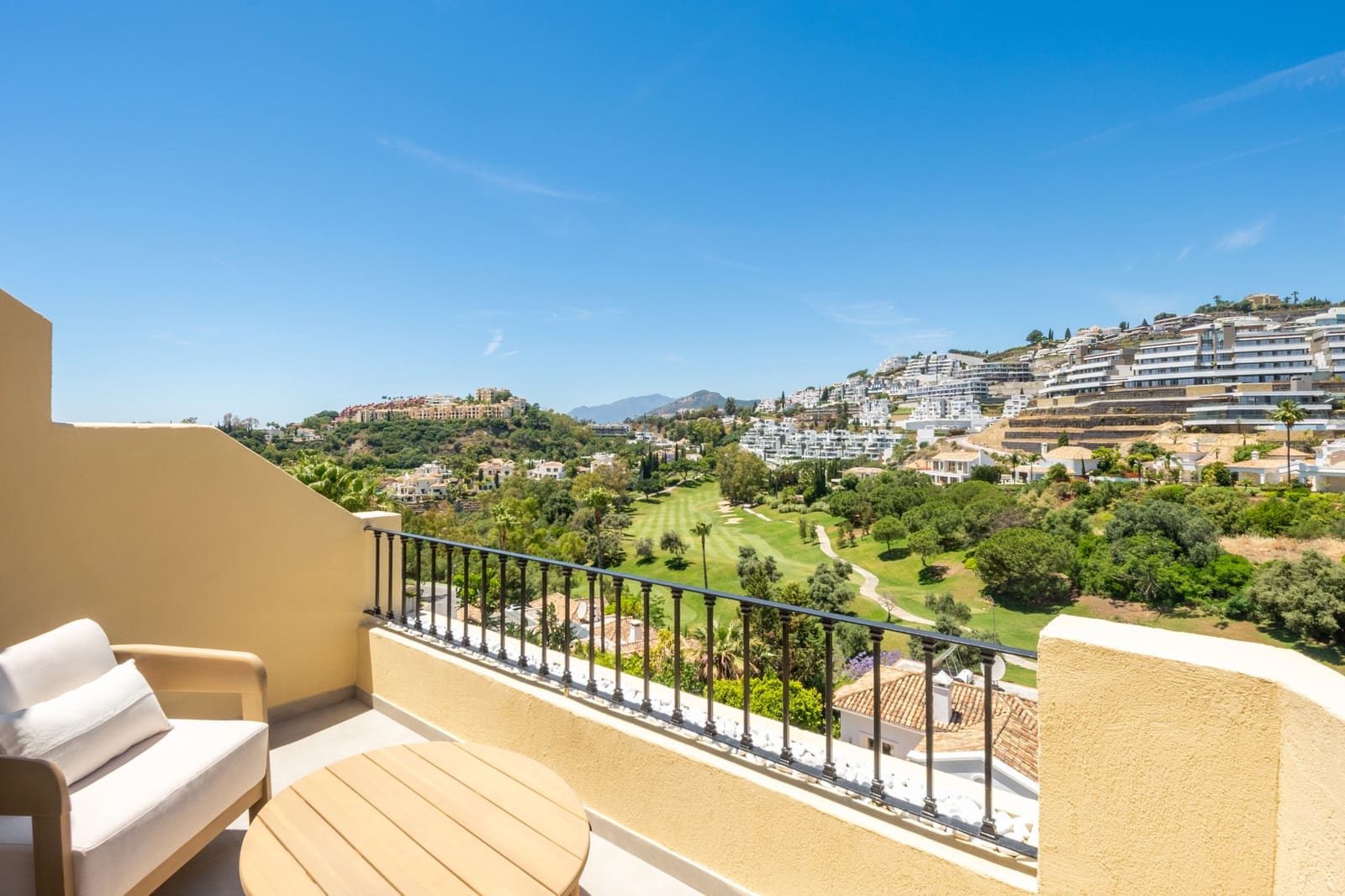 3 soverom Leilighet til salgs i Benahavis med svømmebasseng garasje - € 1 050 000 (Ref: 9876766)