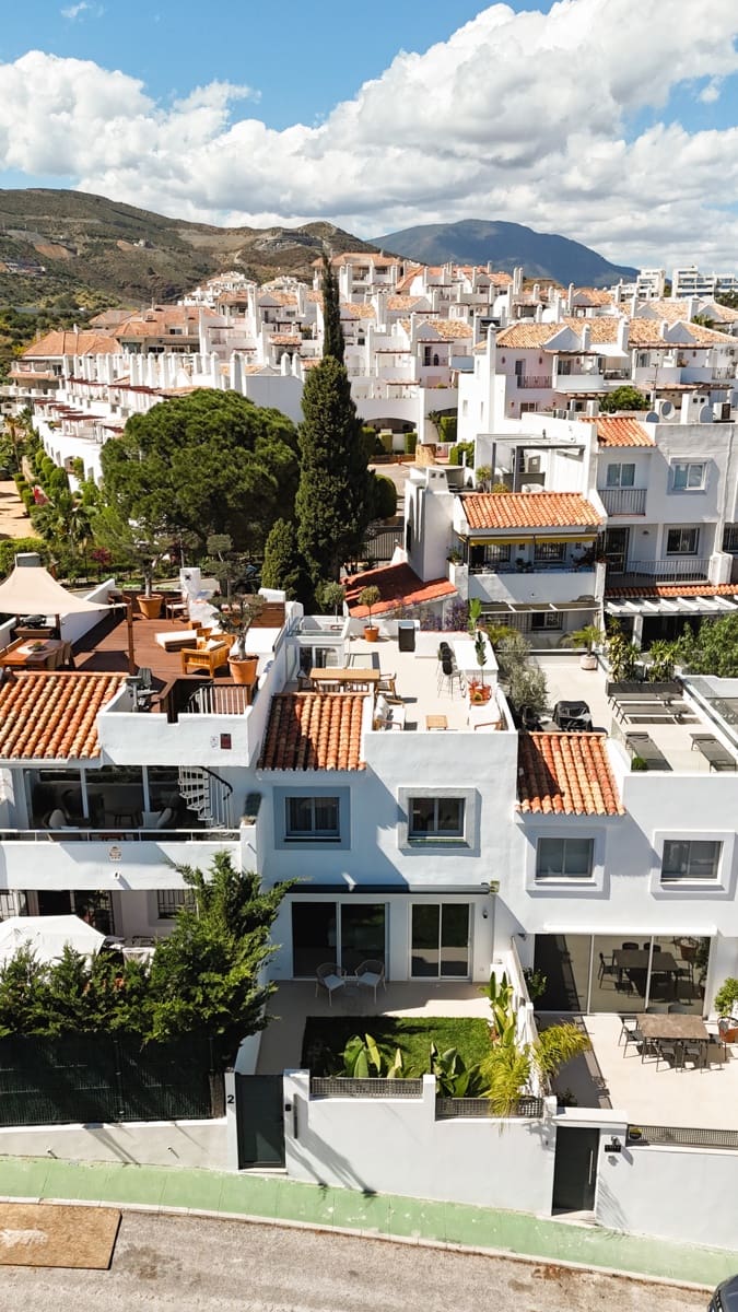 Casa de 3 habitaciones en Marbella en venta con piscina - 995.000 € (Ref: 9884346)