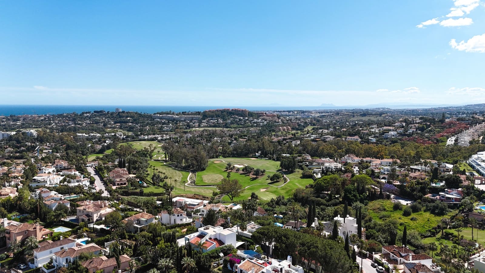 Casa de 3 habitaciones en Marbella en venta con piscina - 995.000 € (Ref: 9884346)