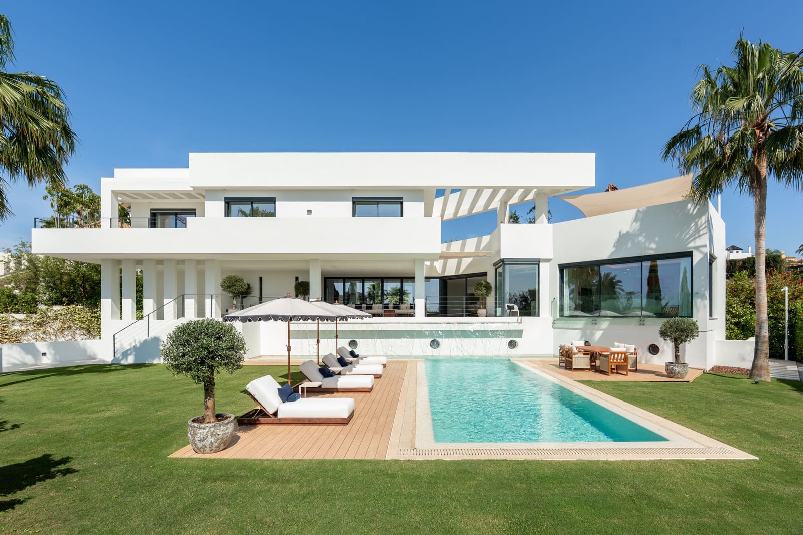 6 sypialnia Willa na sprzedaż w Los Flamingos z basenem garażem - 4 500 000 € (Ref: 9953916)