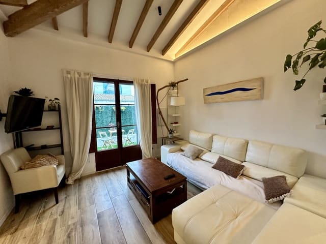 Villa til salgs i Nord, Palma de Mallorca med garasje - € 695 000 (Ref: 9036961)