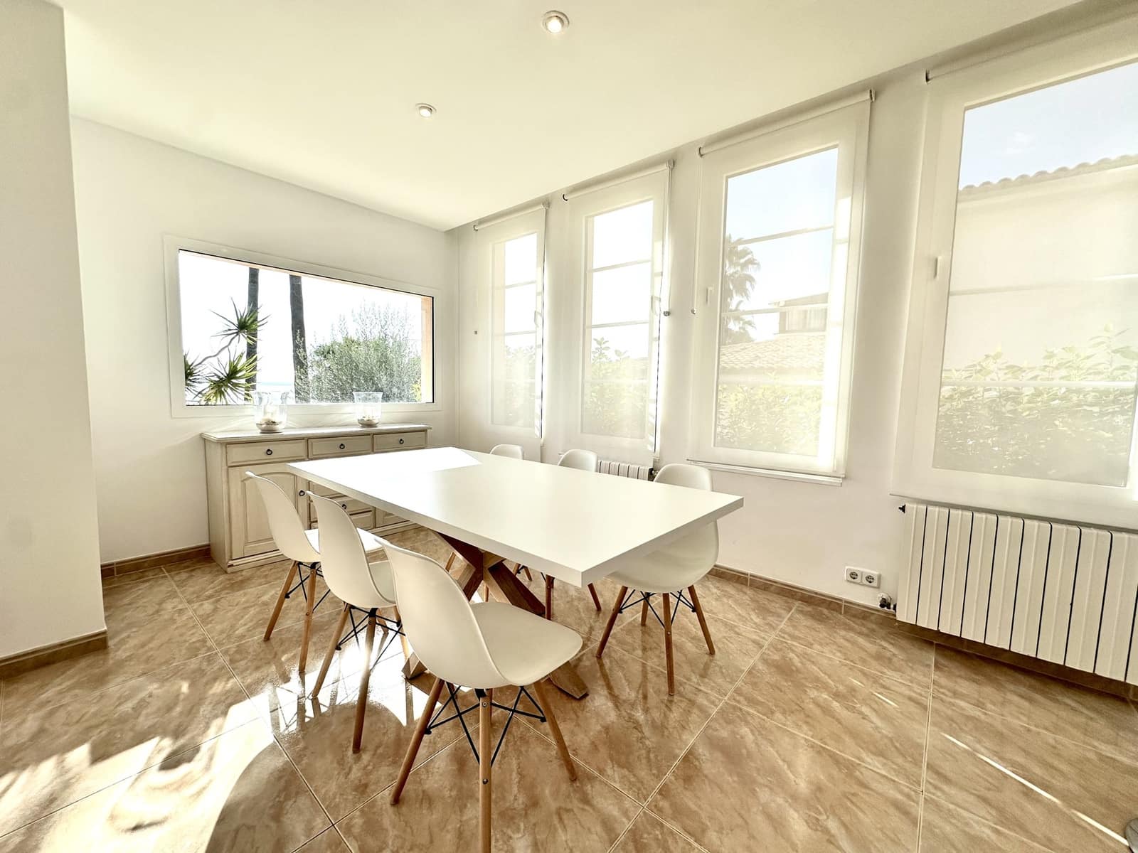 6 bedroom Villa for sale in Puerto de Alcudia - € 3,800,000 (Ref: 9593075)