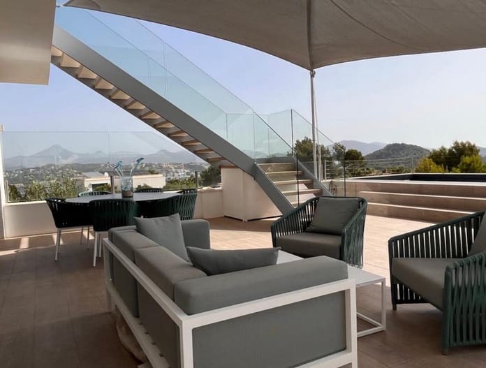 3 bedroom Villa for sale in Santa Ponsa - € 5,900,000 (Ref: 9593082)