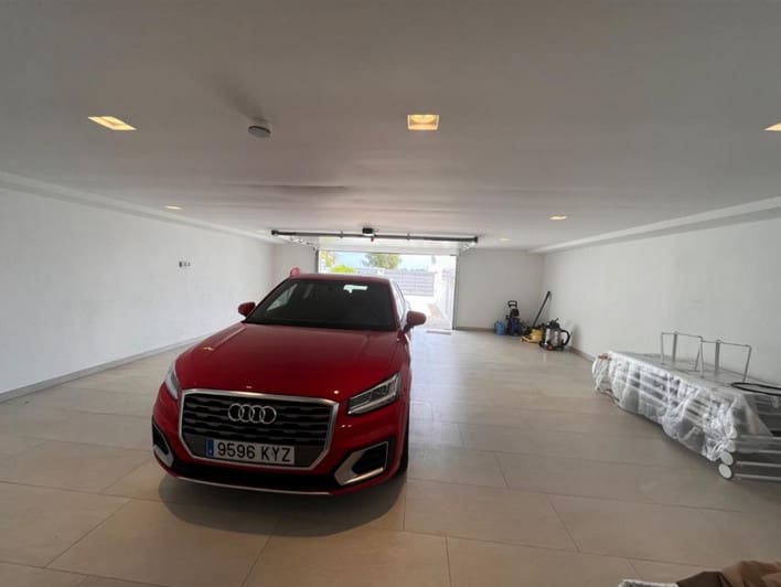 3 bedroom Villa for sale in Santa Ponsa - € 5,900,000 (Ref: 9593082)