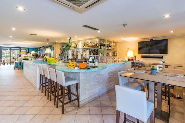 Restaurant/Bar for sale in Santa Ponsa, Calvià - € 1,900,000 (Ref: 9593083)