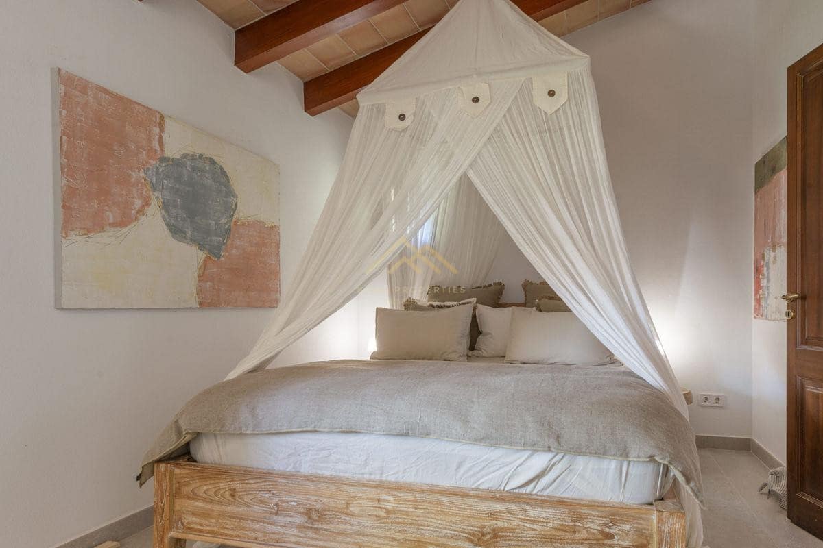 6 bedroom Townhouse for sale in Cas Concos - € 5,650,000 (Ref: 9593086)