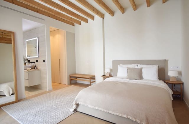 3 bedroom Flat for sale in La Seu, Palma de Mallorca - € 1,750,000 (Ref: 9593088)