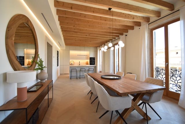 3 bedroom Flat for sale in La Seu, Palma de Mallorca - € 1,750,000 (Ref: 9593088)