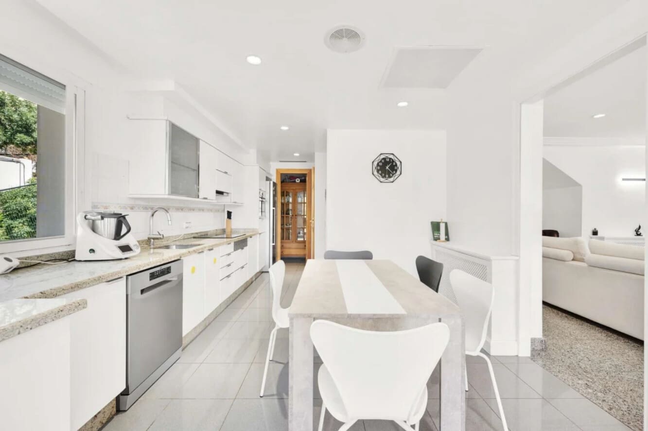 6 bedroom Villa for sale in Costa d'en Blanes with pool - € 1,650,000 (Ref: 9593090)