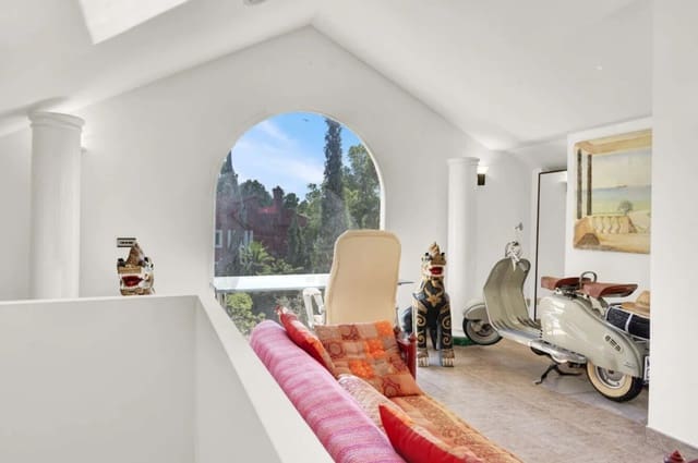 6 makuuhuone Huvila myytävänä paikassa Costa d'en Blanes, Calvià mukana uima-altaan - 1 650 000 € (Ref: 9593090)