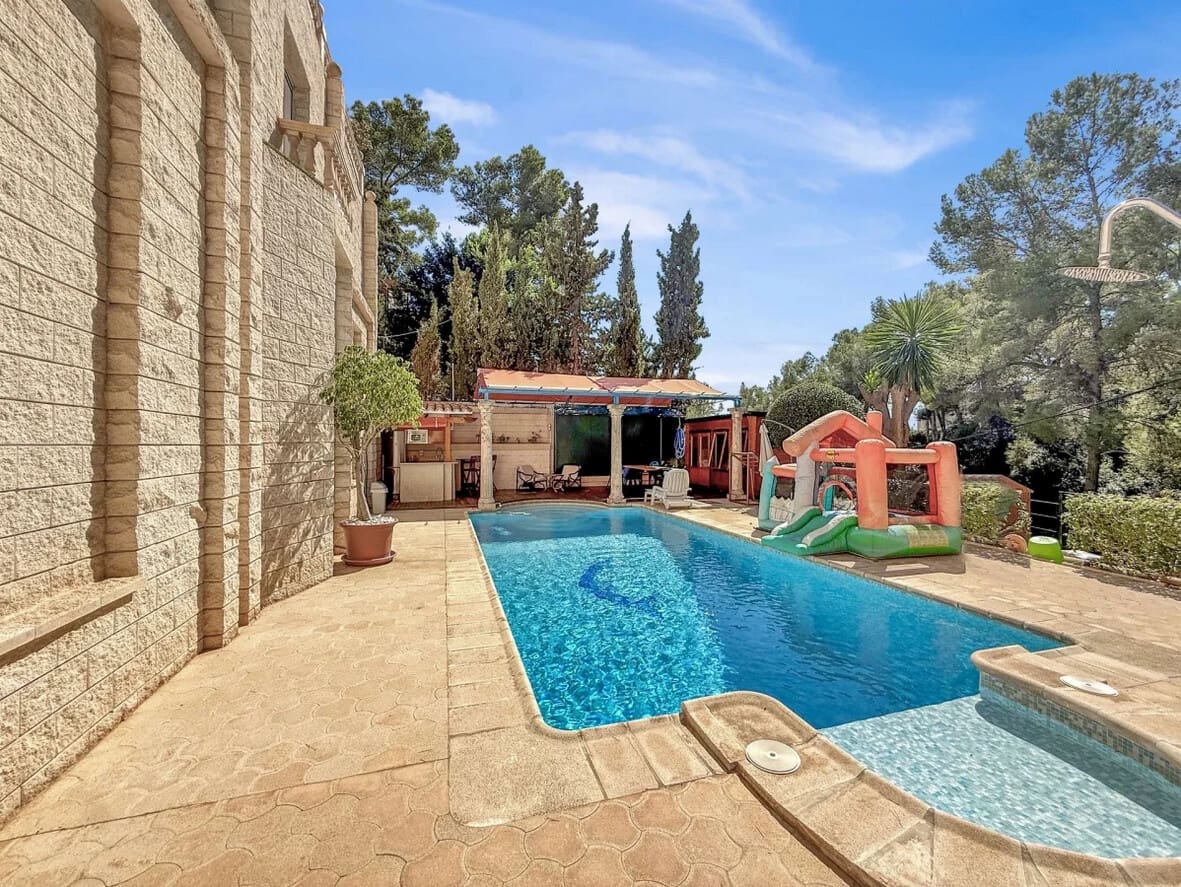 6 bedroom Villa for sale in Costa d'en Blanes with pool - € 1,650,000 (Ref: 9593090)