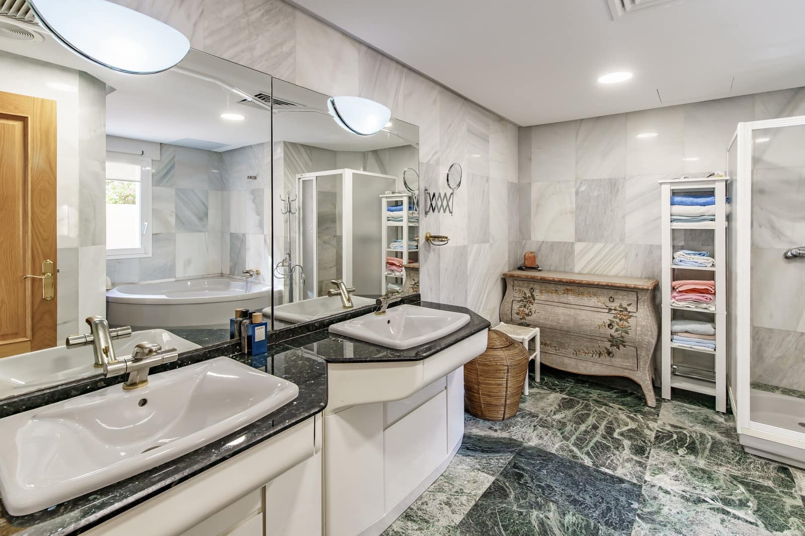 6 bedroom Villa for sale in Costa d'en Blanes with pool - € 1,650,000 (Ref: 9593090)