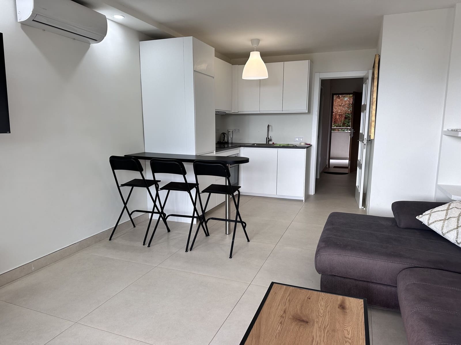 4 bedroom Flat for rent in Portals Nous - € 3,000 (Ref: 9593095)