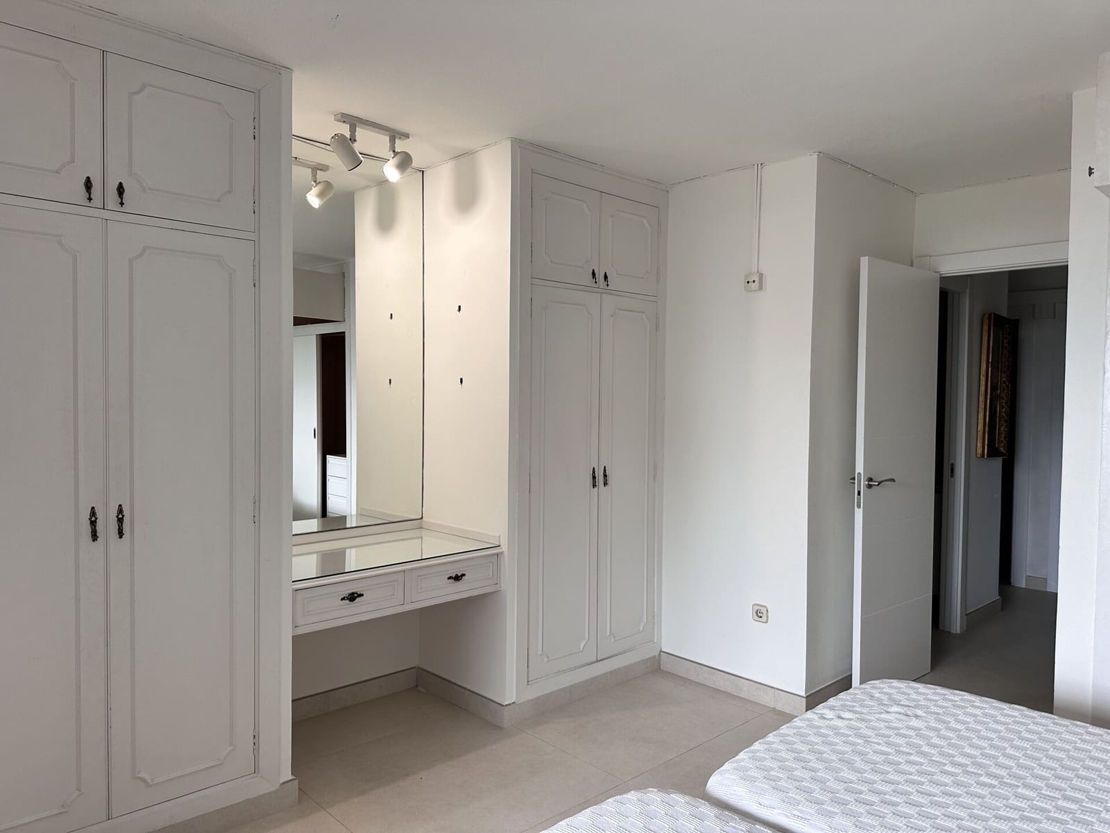 4 bedroom Flat for rent in Portals Nous - € 3,000 (Ref: 9593095)