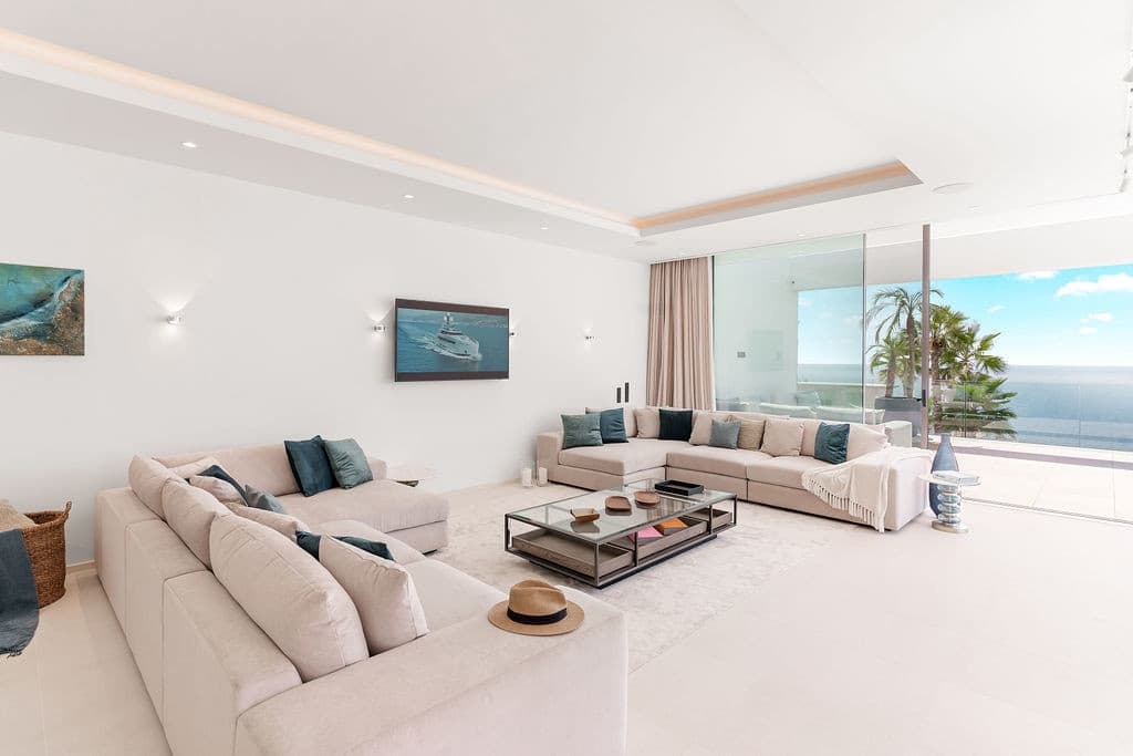 6 bedroom Villa for sale in Puerto de Andratx - € 12,800,000 (Ref: 9593098)