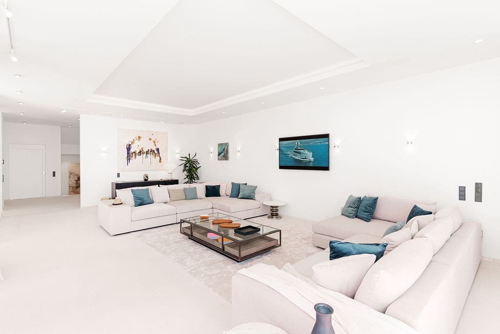 6 bedroom Villa for sale in Puerto de Andratx - € 12,800,000 (Ref: 9593098)