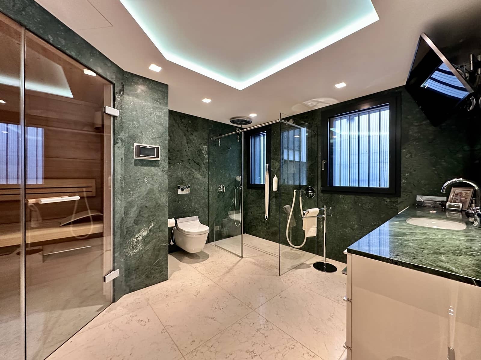 6 bedroom Villa for sale in Palma de Mallorca with pool garage - € 14,900,000 (Ref: 9594650)