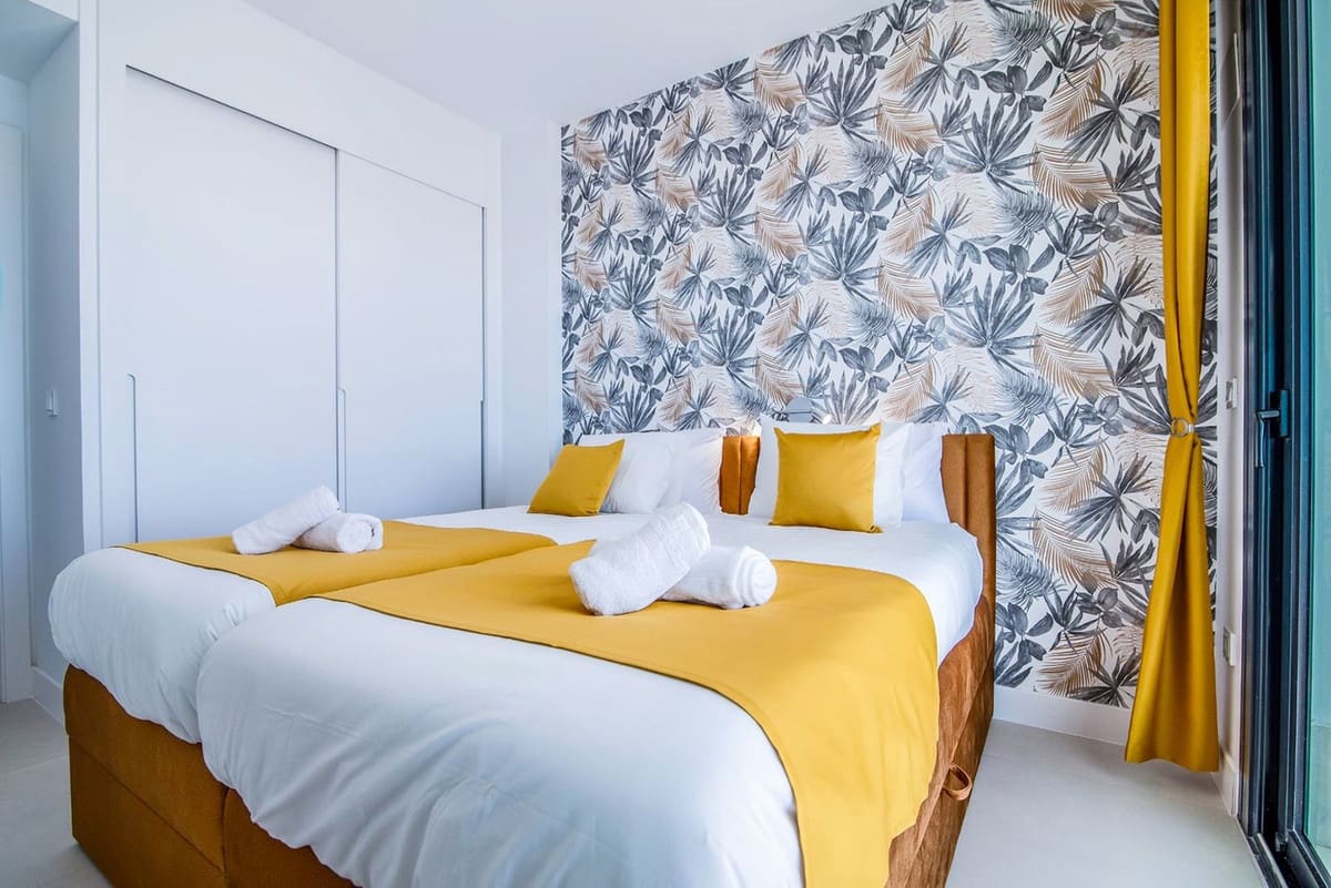 2 soverom Leilighet til salgs i Fuengirola med svømmebasseng garasje - € 525 000 (Ref: 9756614)