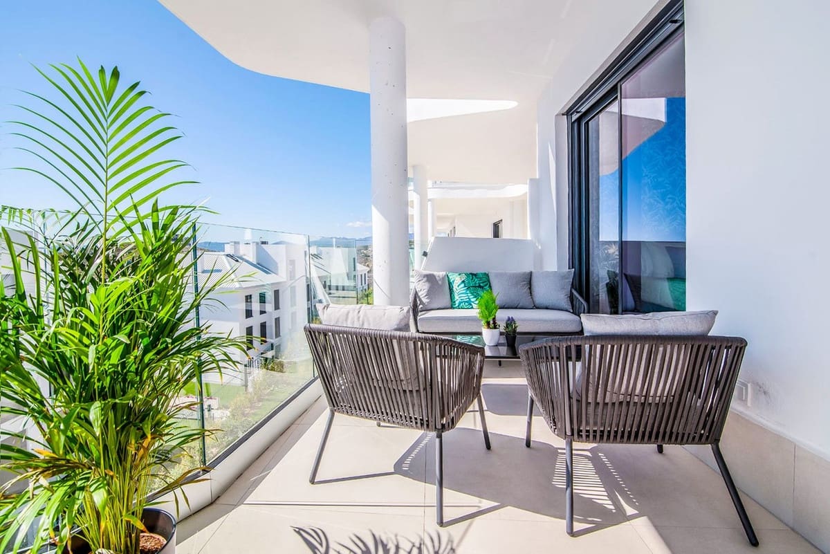 2 soverom Leilighet til salgs i Fuengirola med svømmebasseng garasje - € 525 000 (Ref: 9756614)